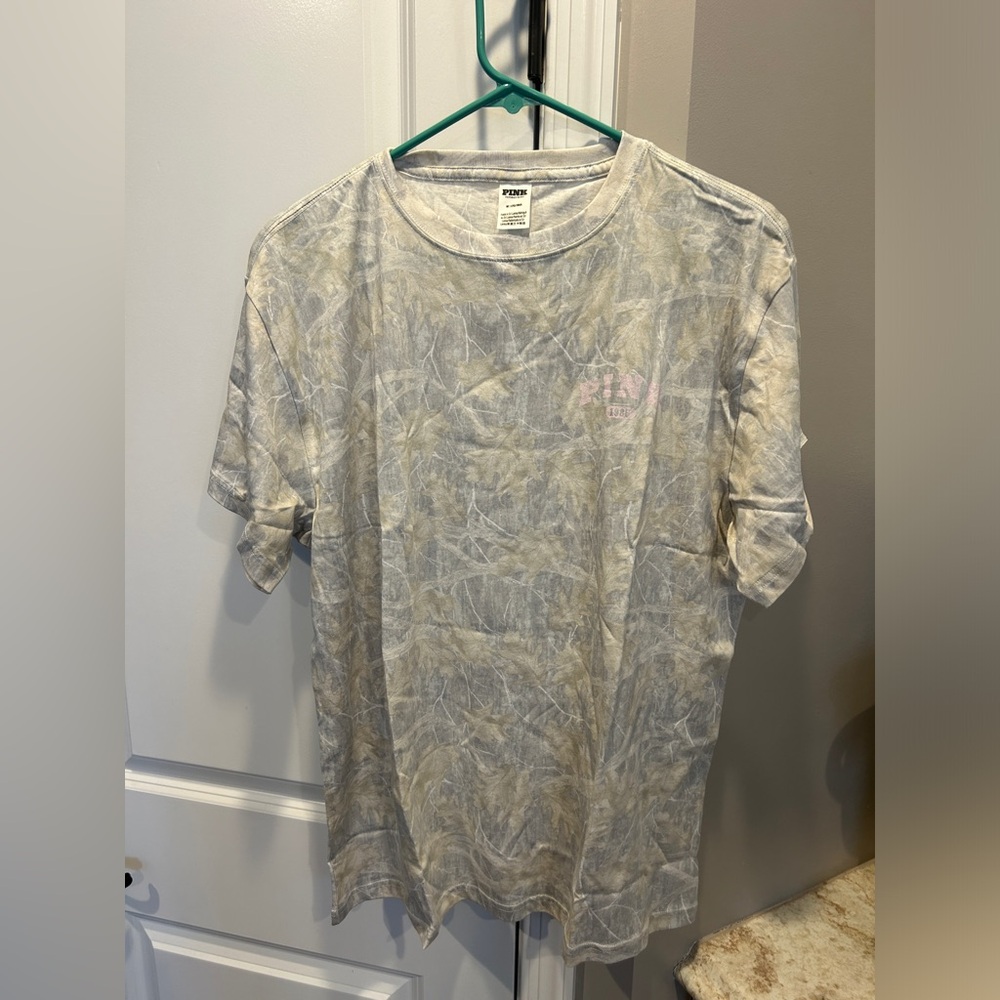 VS PINK Camo Campus Tee shirt NWT Medium